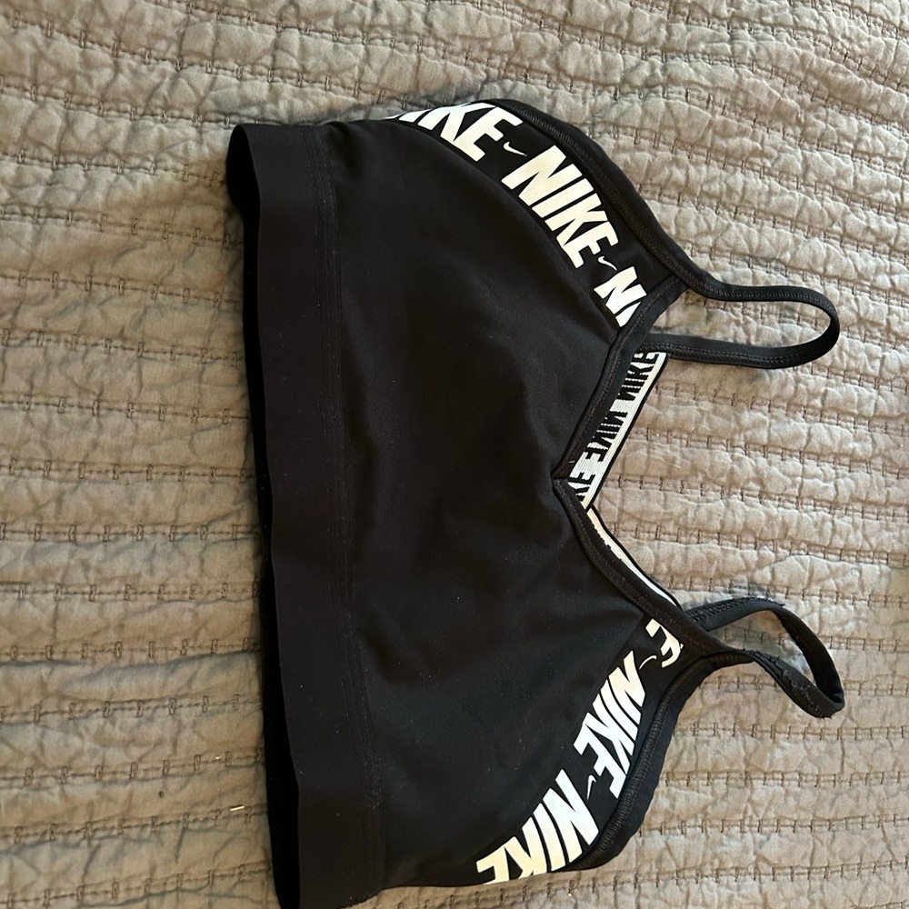 Nike sports bra size xs